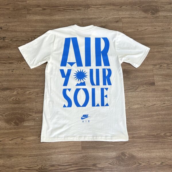 camisa nike branca e azul costas foto 1