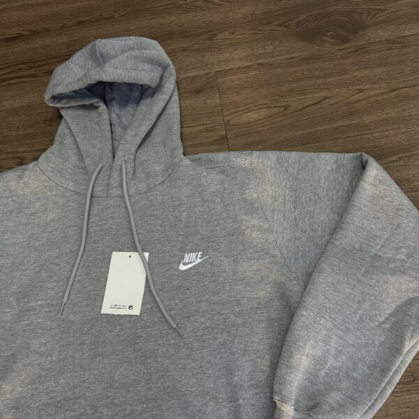 detalhe moletom nike club